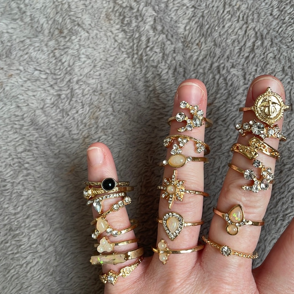 20 Gold rings